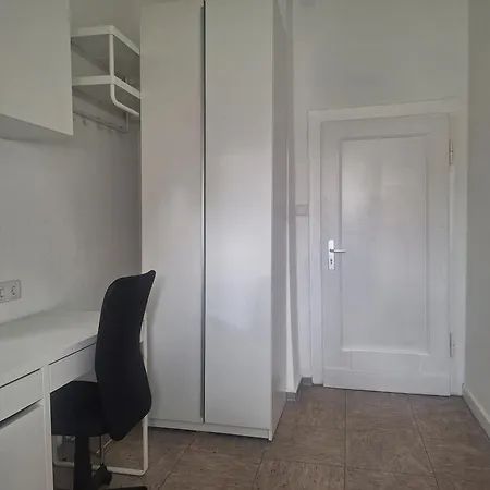 Studio Uni * إسن